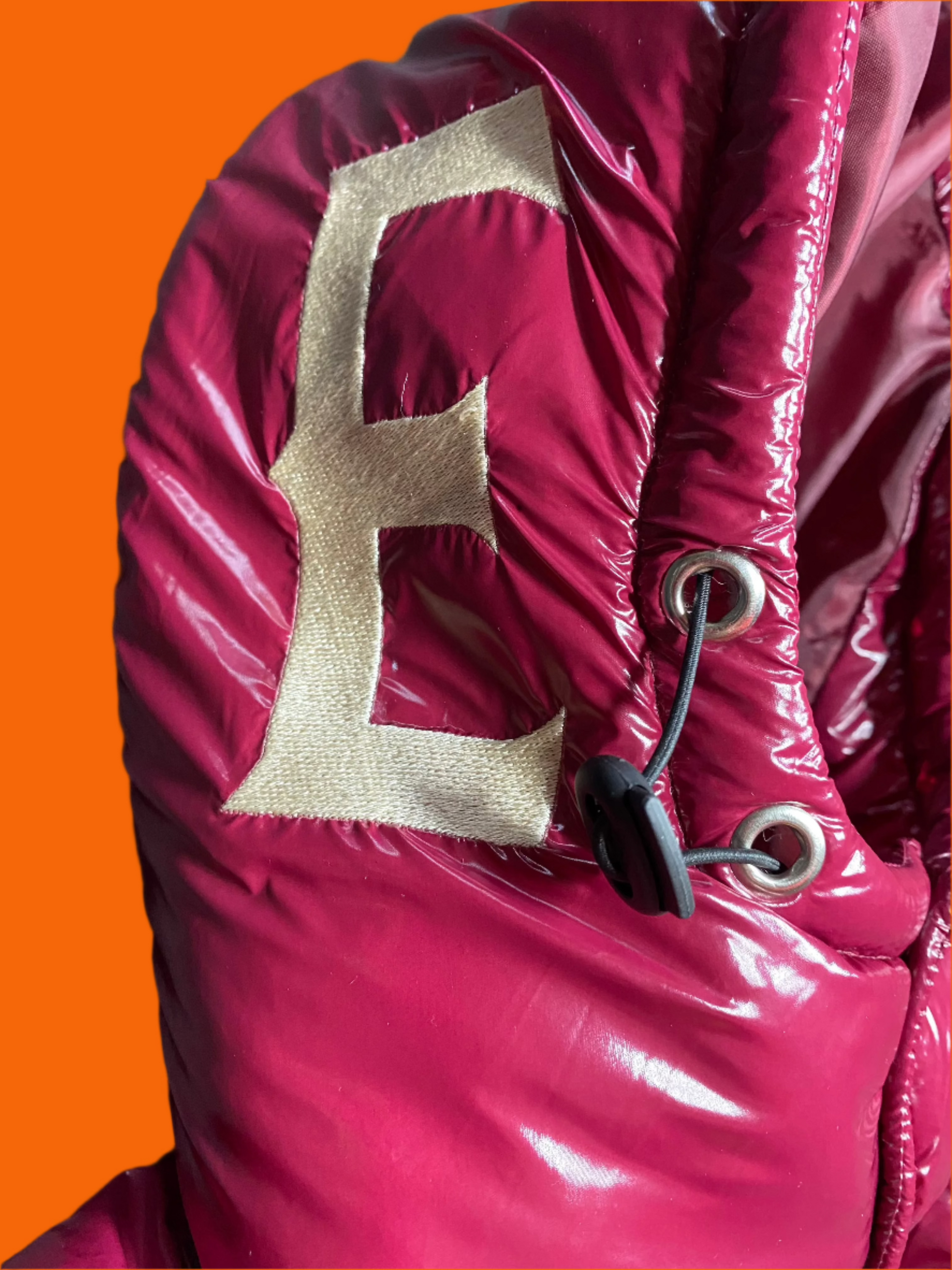 Clothing and accessories from Exodus Pas De Ce Monde – unisex streetwear including t-shirts, jackets, sunglasses, jewelry, bags, and headwear designed for everyday wear and bold urban fashion.
